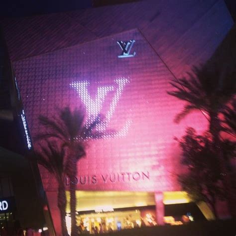 louis vuitton vegas art exhibit|louis vuitton gallery.